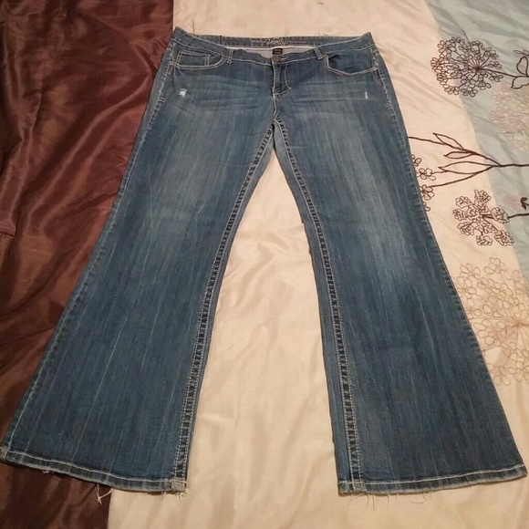 On hold do not buy.     Vanity jeans Tyler style