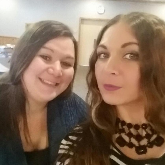 Meet your Posher, Jennifer - Picture 1 of 1