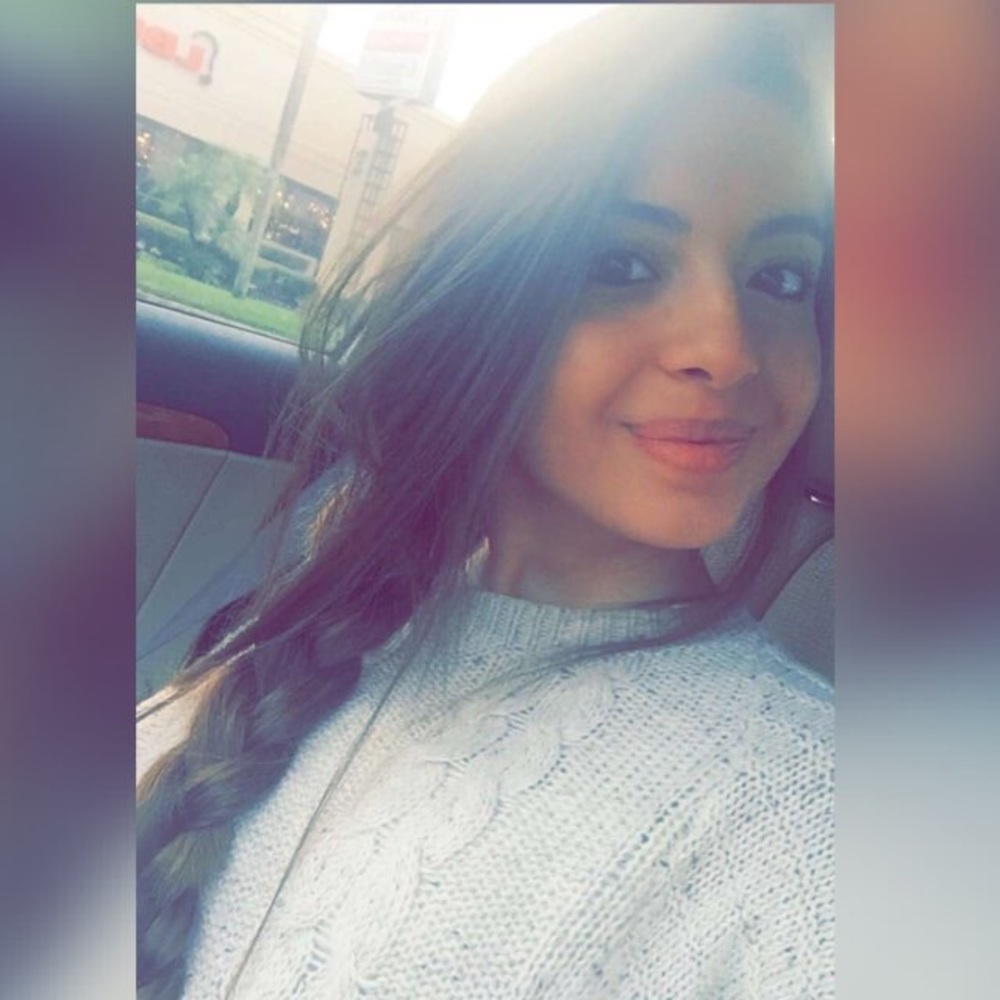 Meet your Posher, Camila