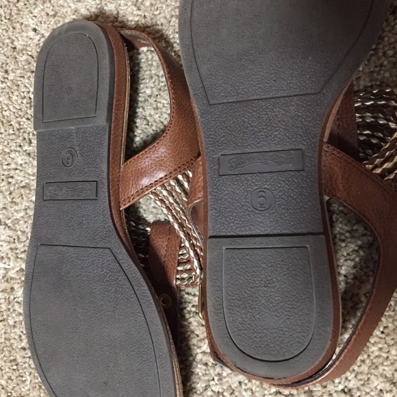 Selling for $10 - Picture 3 of 3