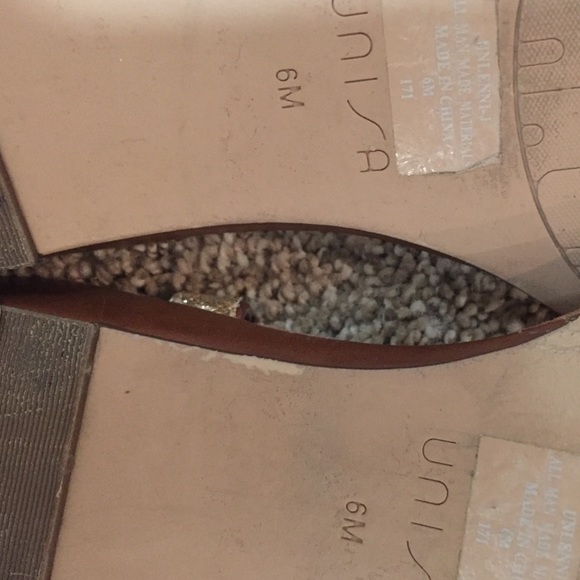 Selling for $7 - Picture 2 of 3