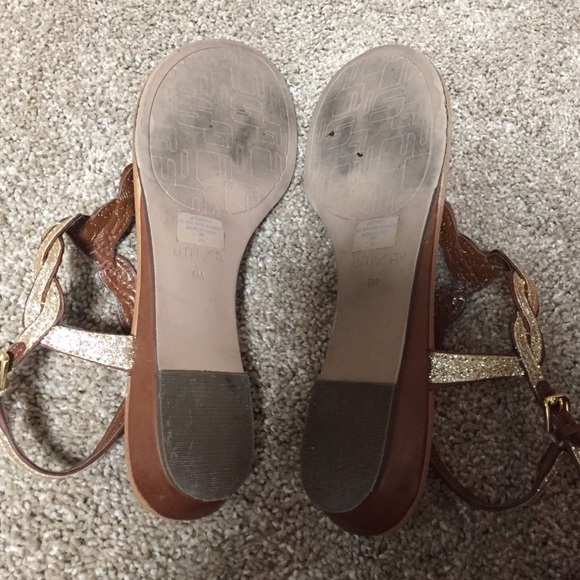 Selling for $7 - Picture 3 of 3