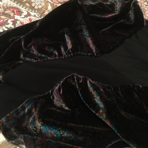 Velvet Ecote paisley long sleeve crop top