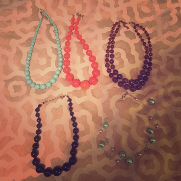 Lot of 5 Beaded Necklaces & 3 pairs of earrings