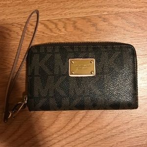 Michael Kors wristlet