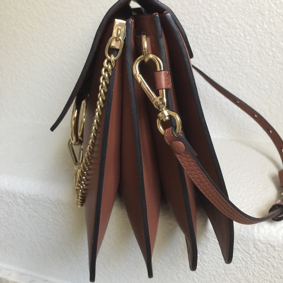 Chloe Faye Medium Flap Shoulder Bag - Picture 2 of 8
