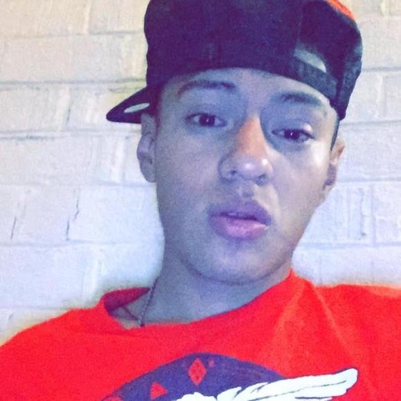 Meet your Posher, Adan