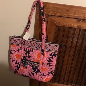 Vera Bradley-shoulder bag in RETIRED PRINT-NWT
