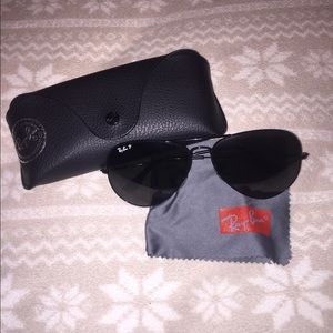 Brand New! Never worn Ray Ban polarized aviators
