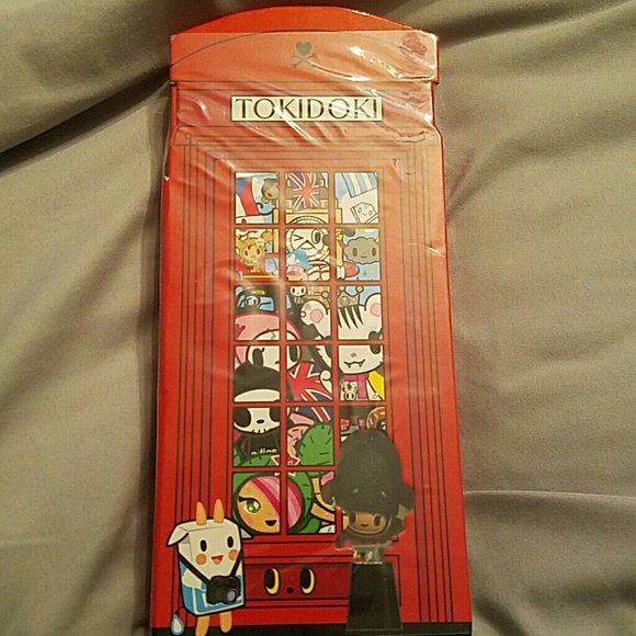 Tokidoki Love From London Eyeshadow  Palette
