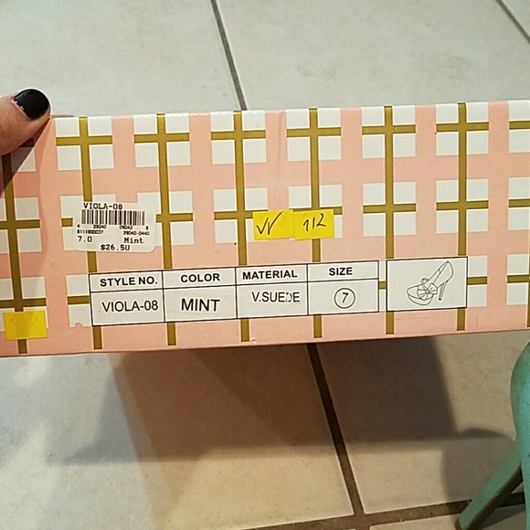 Heels - Picture 2 of 2