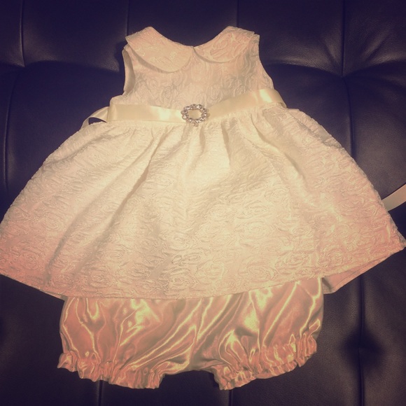 Beautiful champagne dress.