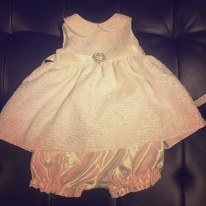 Beautiful champagne dress.