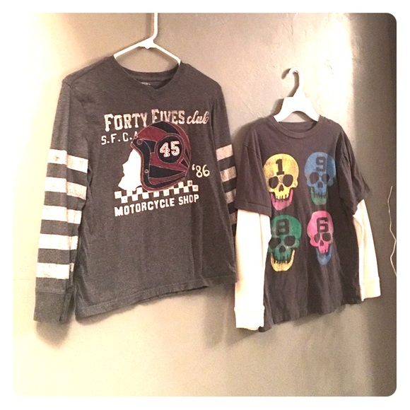 💀 Set of 2, Gap Boys size 10/L Longsleeve shirts