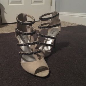 Guess MIND BLOWING heels!!