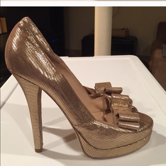 1 day Sale. Authentic Fendi shoes. Size 10 - Picture 1 of 4