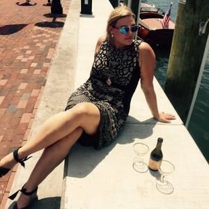 Meet your Posher, Jennifer