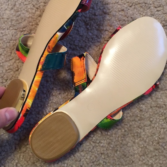 Authentic Ferdene floral low heels slippers - Picture 4 of 4