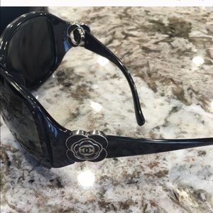 Chanel vintage beehive sunglasses