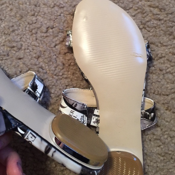 Authentic Ferdene magazine patternlow heel slipper - Picture 4 of 4