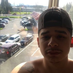 Meet your Posher, Omar