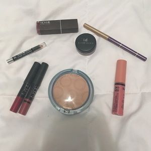 Makeup bundle! 💄
