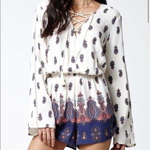 Kendall & Kylie Lace Up Long Sleeve Romper Sz S