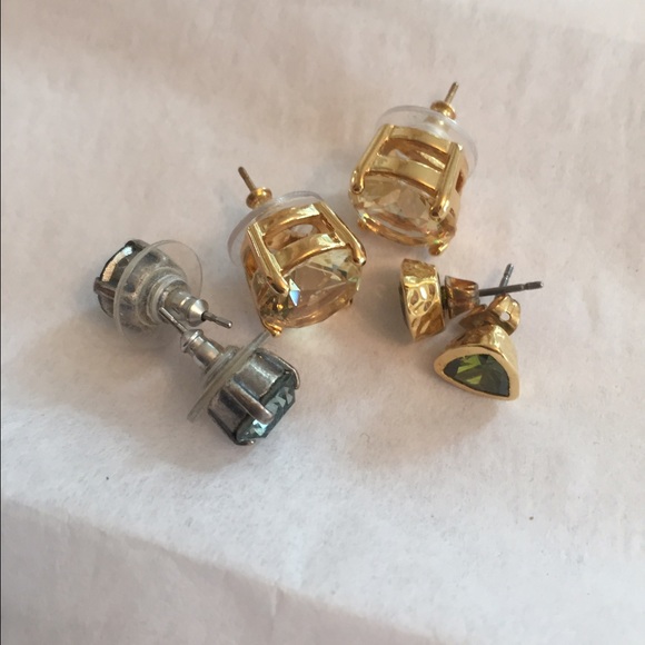 Gold/silver tone stud earrings - Picture 1 of 4
