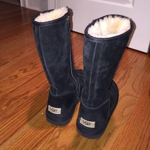 Black uggs