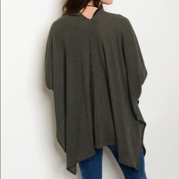 🎉Last One!🎉 Forest Green Cardigan - Picture 2 of 3