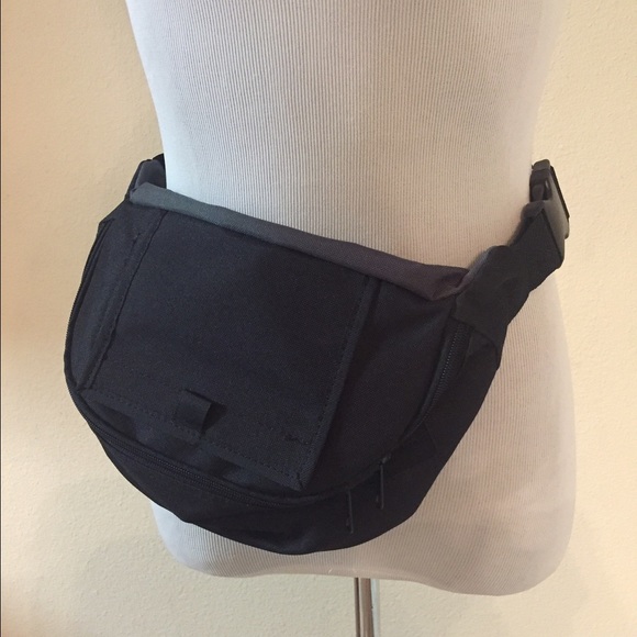 Retro black fanny bag. Hip bag. NEW