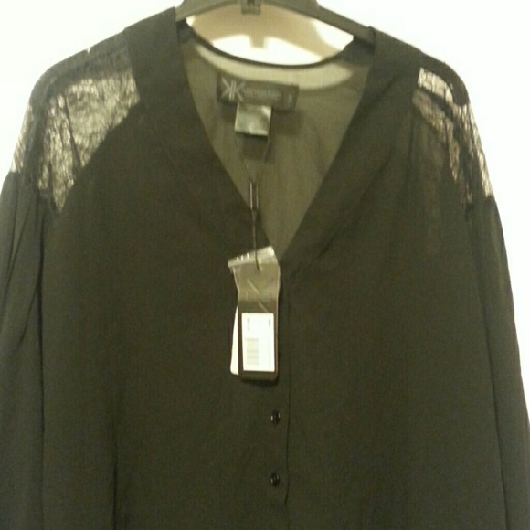 Kardashian kollection wome lace shoulder blouse.