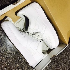 NIKE AIR FORCE 1's