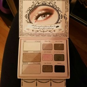 Too Faced naked eye palette