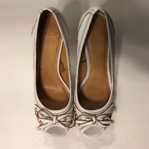 Cutesy peep 👀 toes! - Picture 3 of 4