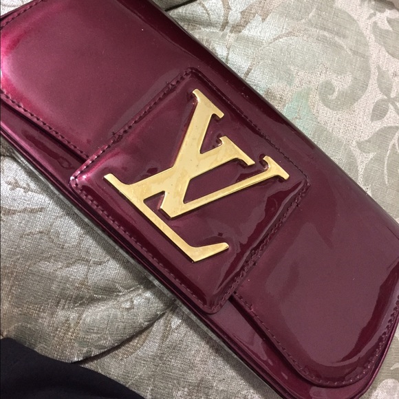Louis vuttion clutch