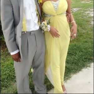 Selling this dress wore only once great condition