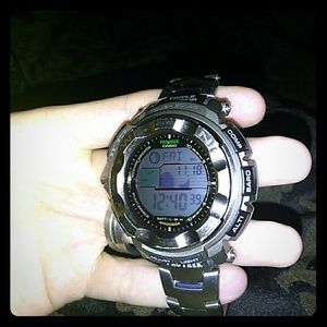 Casio Protrek 20 bar triple sensor
