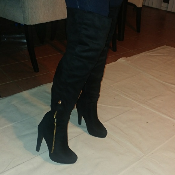 ๐จ FOR SALE last pair size 7๐จHigh boots over knee - Picture 4 of 4