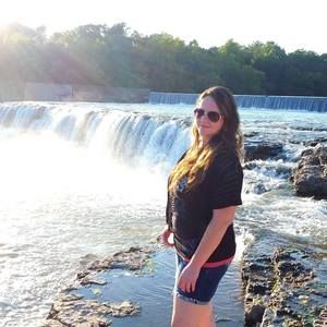 Meet your Posher, Jacqueline