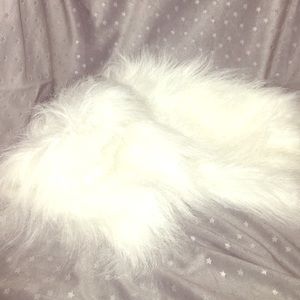 Rave white fuzzy leg warmers NWOT