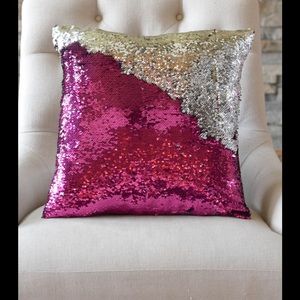 FUCHSIA PINK & SILVER SEQUIN MERMAID PILLOW