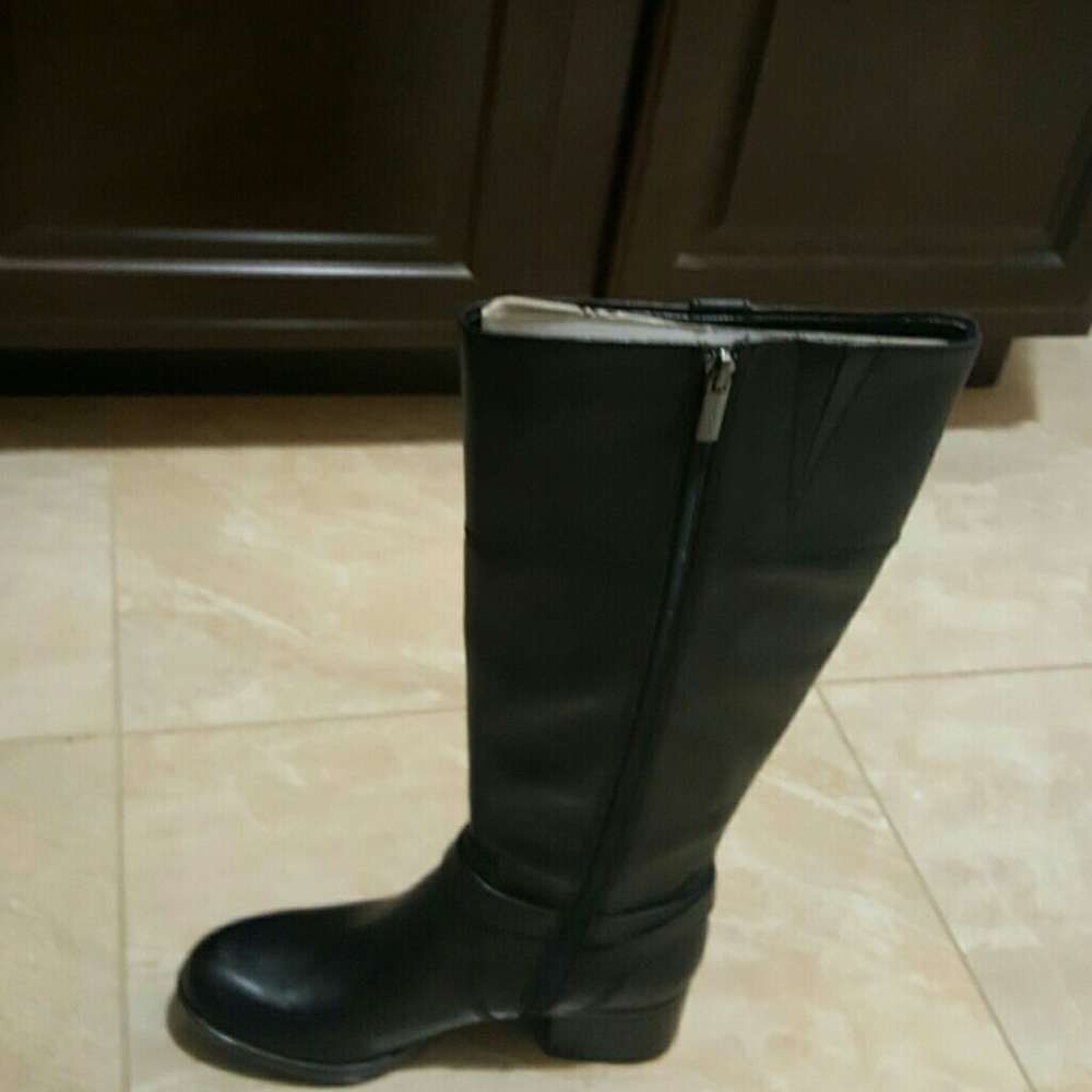 NWOT 'Price Firm' Bandolino Black Riding Boots - Picture 6 of 6