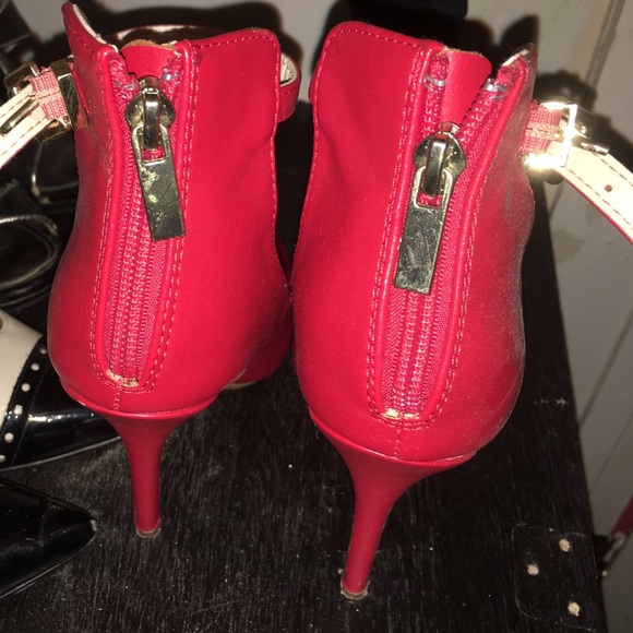 Red heels size (7) - Picture 2 of 2