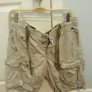 Gap Cargo shorts khaki waist 34- 36
