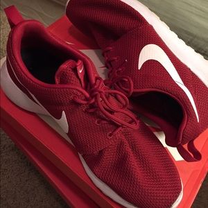 Nike Roshe Sz 9.5