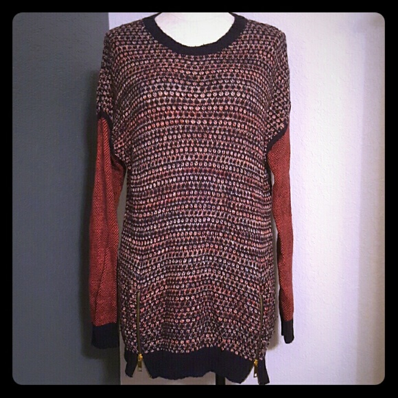 Thick knit Sweater with zippers