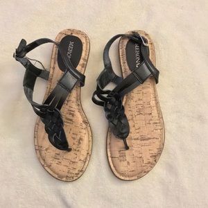 ‼️LAST CHANCE‼️T-Strap Flat Sandal
