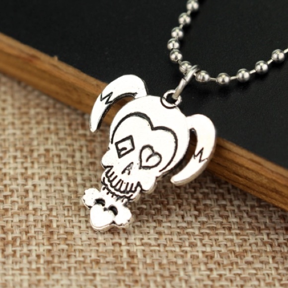 SALE Suicide Squad Joker Harley Quinn Necklace Set - Picture 2 of 3