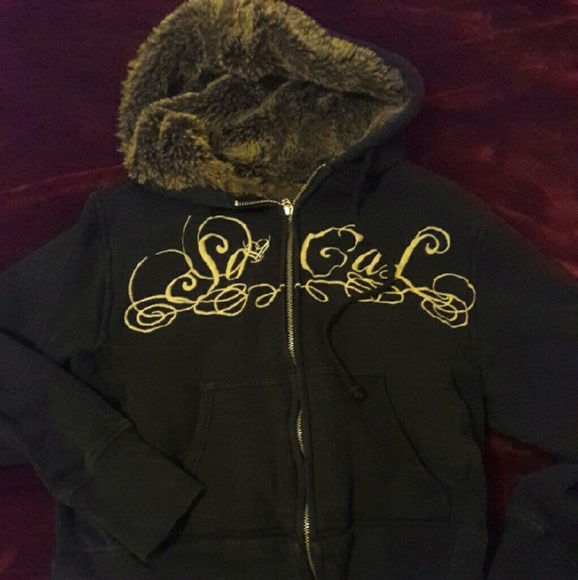 So-Cal black furr Zip-up
